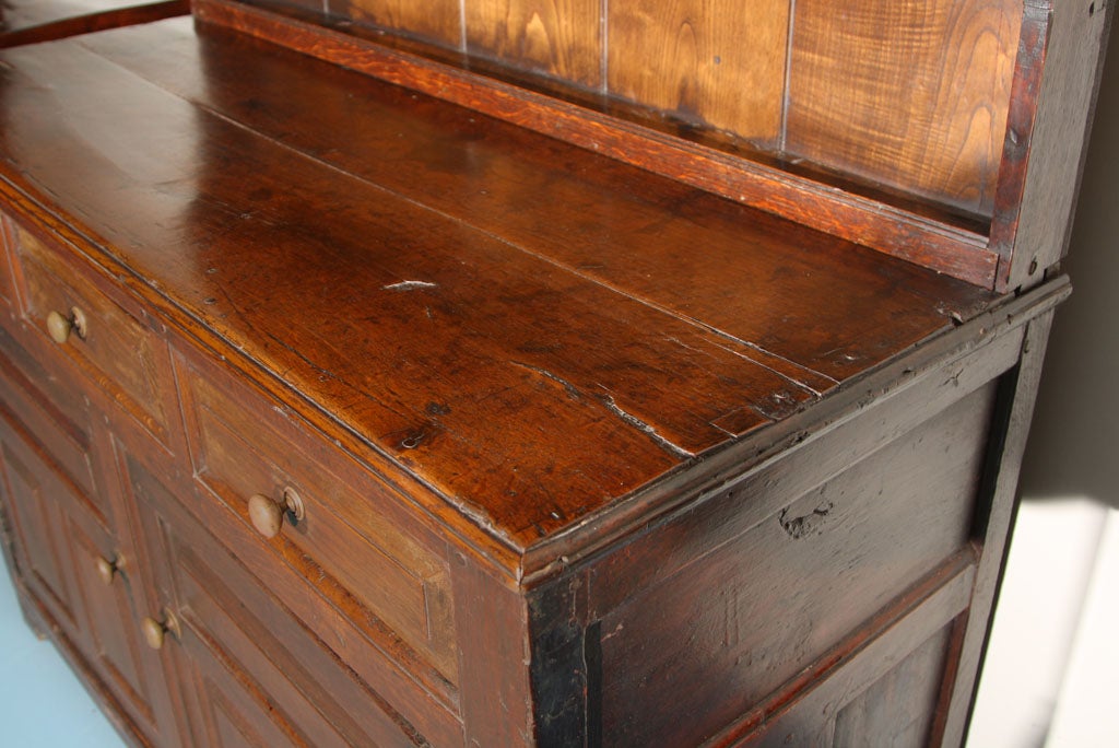 Yorkshire Oak Dresser In Excellent Condition For Sale In Woodbury, CT