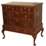  William and Mary oyster laburnum chest of drawers
