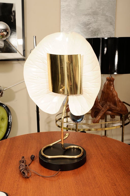 Table Lamp by Tommaso Barbi, C 1950, Tall Mid-Century Italian Brass Lamp In Good Condition For Sale In New York, NY