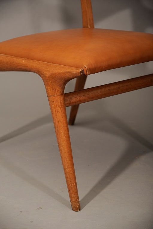 A rare leather upholstered arm chair by Carlo de Carli. Presented at the 1951 Trienale Milano.

Literature:

Ambienti Arredati: Alla 9 Triennale di Milano, Spreafico, pg. 38
