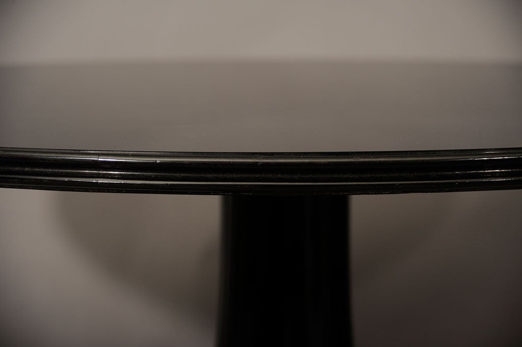 Italian A large dining table by Osvaldo Borsani For Sale