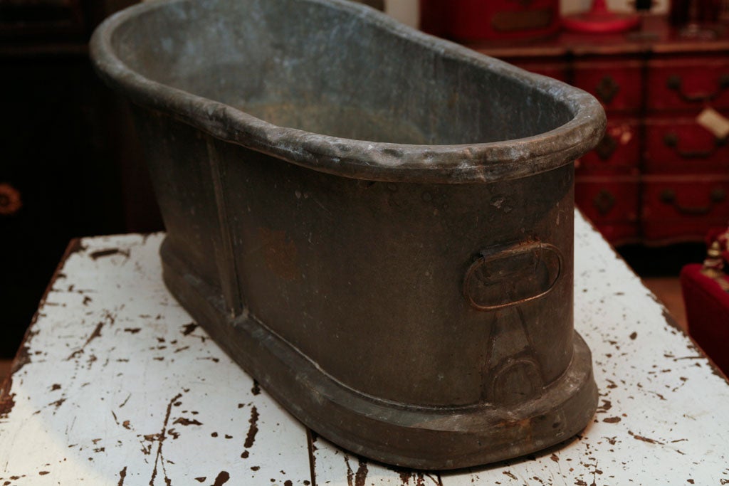 Zinc baby bathtub