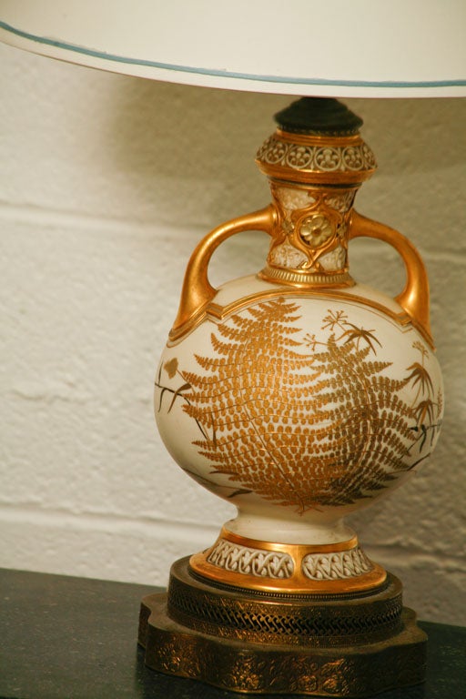 English A Fern Motif Lamp