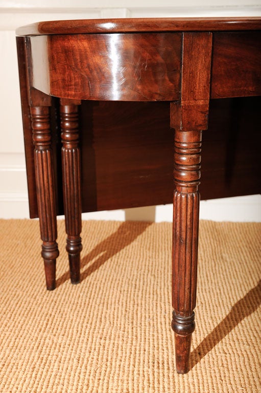 Federal Two Part Mahogany Banquet Table/Consoles In Excellent Condition For Sale In Kensington, MD