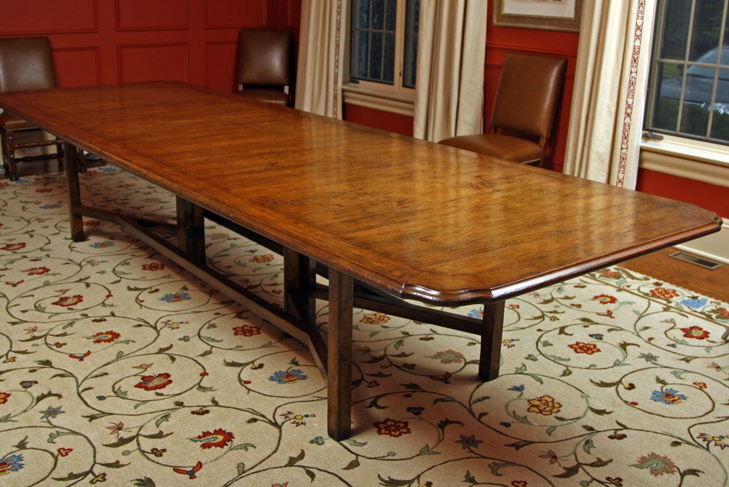 American HOLLY  HUNT  WALNUT  EXTENSION  DINING  TABLE