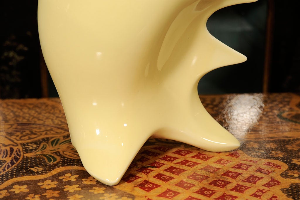 Conchiglia glazed ceramic lamp in the form of a conch shell.<br />
Societa Ceramica Italiana di Laveno. Signed.