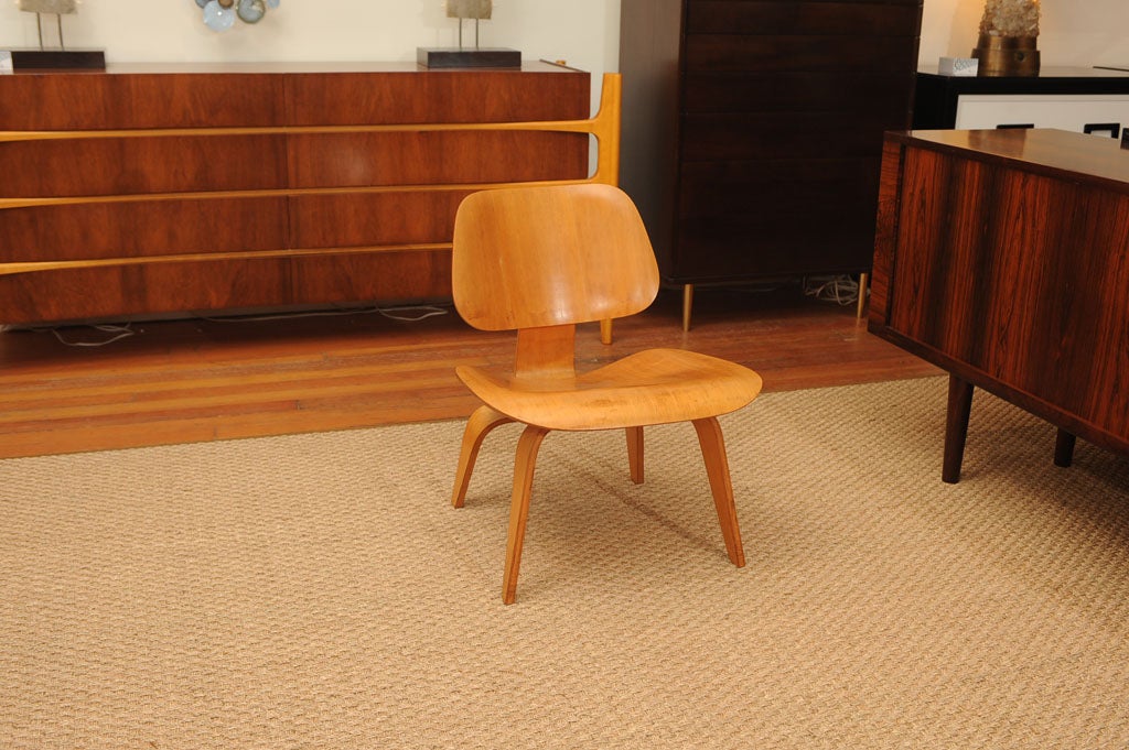 Rare early production Charles Eames design LCW for Evans/Herman Miller, purchased from original owner in excellent original condition.