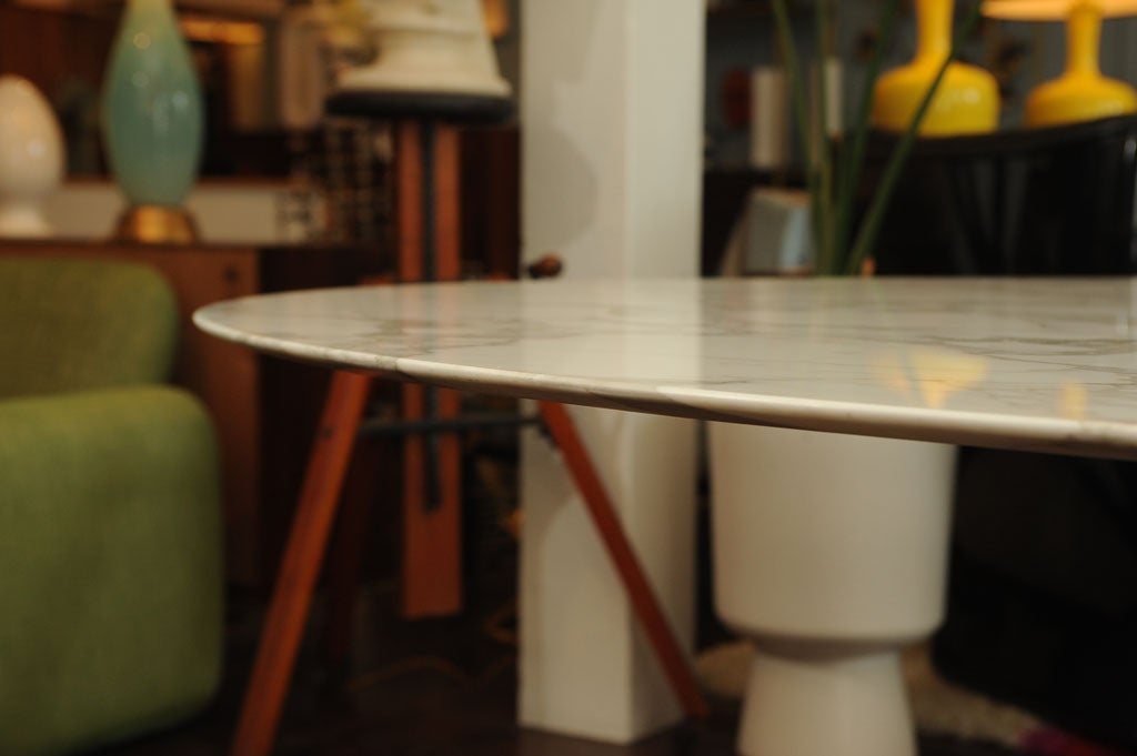 Saarinen Large Oval Tulip Table In Excellent Condition In San Francisco, CA