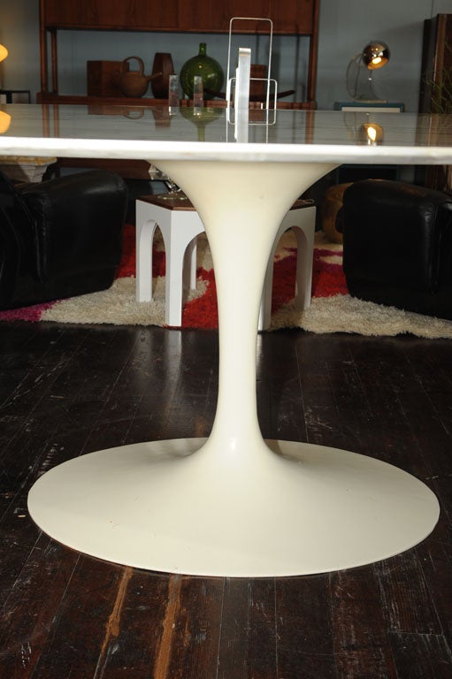 Marble Saarinen Large Oval Tulip Table