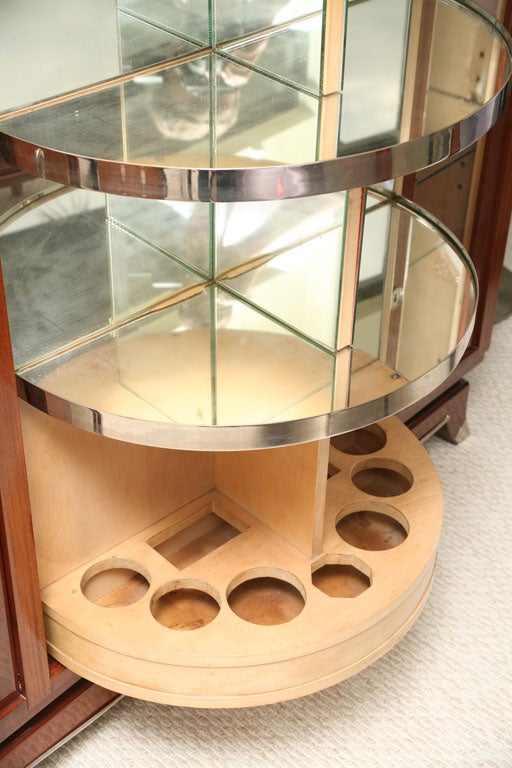 Art Deco Bar / Display cabinet 1940's In Excellent Condition In Miami, FL