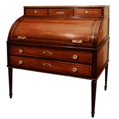 Bureau à cylindre en acajou monté en bronze doré, de style Directoire