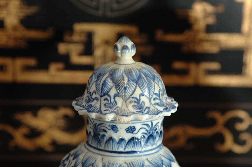 Chinese Cninese Export Blue and White Garniture Set