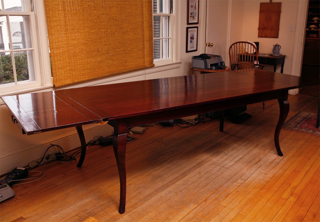 Reproduction Cherry Table, with Two Leaves In Excellent Condition In Sheffield, MA