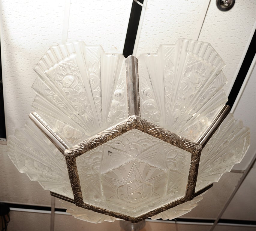 Mid-20th Century Art Deco Chandelier by Verrerie des Hanots