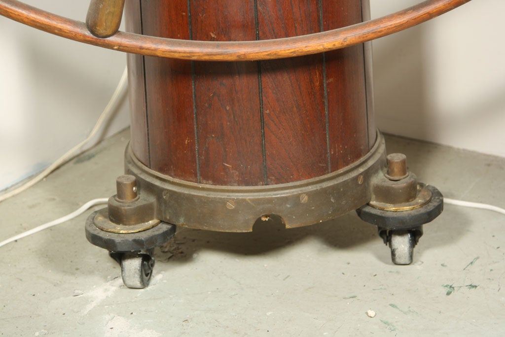British Ship's Helm In Excellent Condition In Stamford, CT