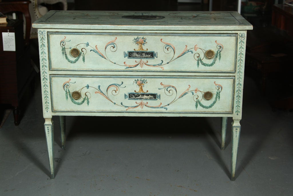 Italian Painted Commode In Good Condition For Sale In Stamford, CT