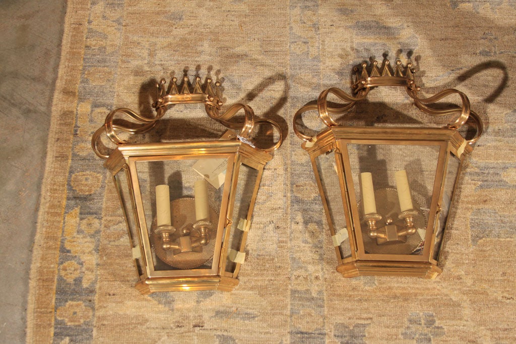 Wall mounted lanterns