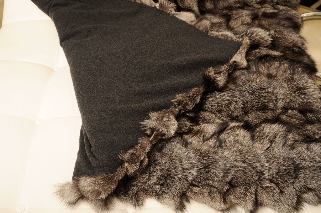 Throw, Silver Fox Fur In Excellent Condition In New York, NY