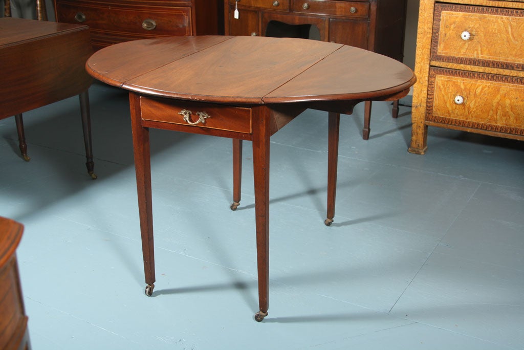 George III English Mahogany Oval Pembroke Table For Sale