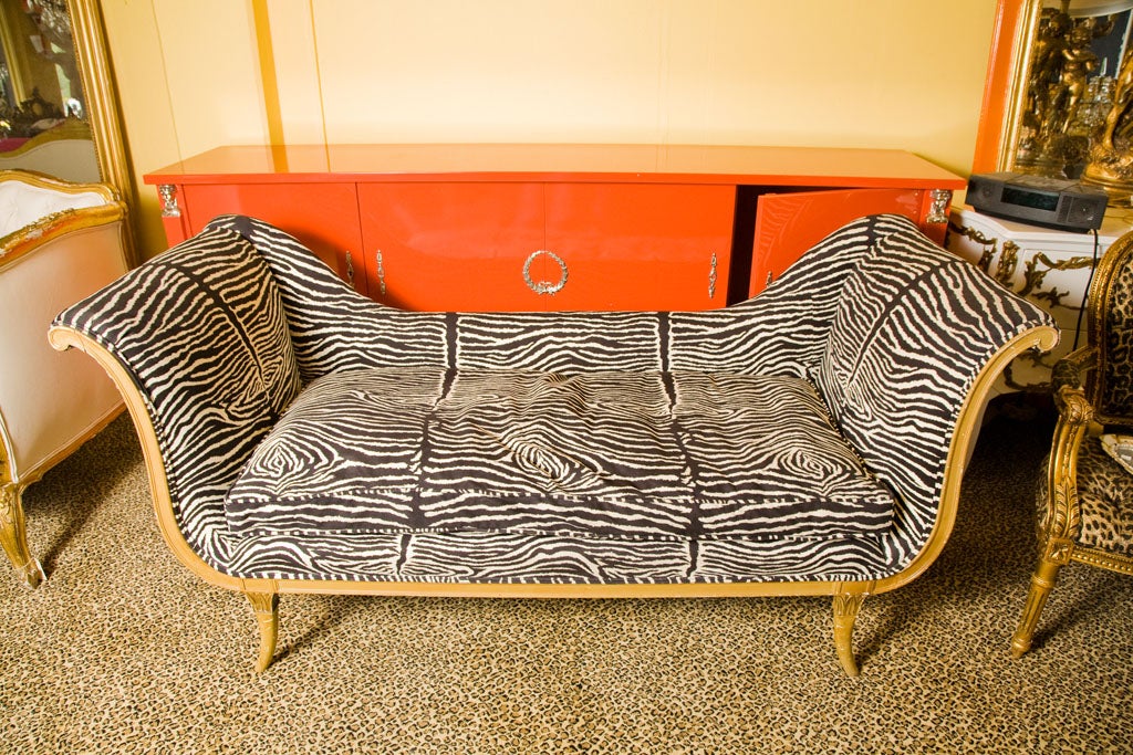 Fabulous sofa/settee.