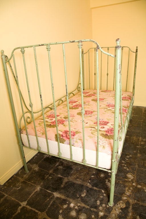 Vintage Iron Day bed 1