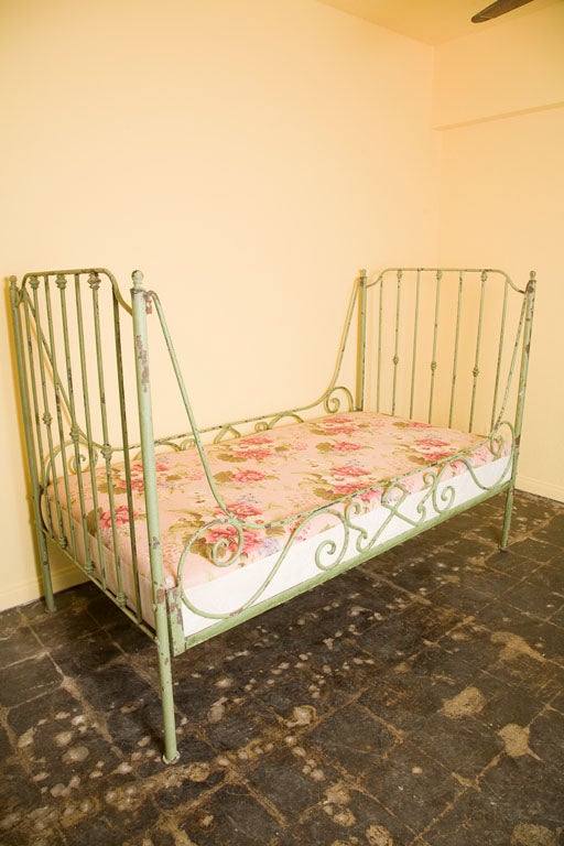 Vintage Iron Day bed 6