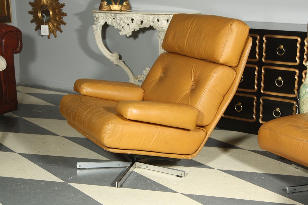 Mid-20th Century Mid-Century Vintage Tetrad Leather Lounge and Ottoman