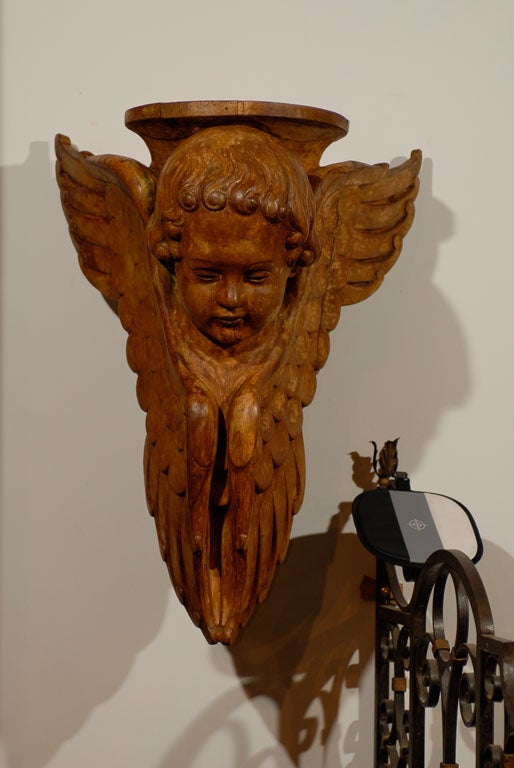 Pair of French 19th Century Wooden Wall Brackets with Carved Cherubs For Sale 1