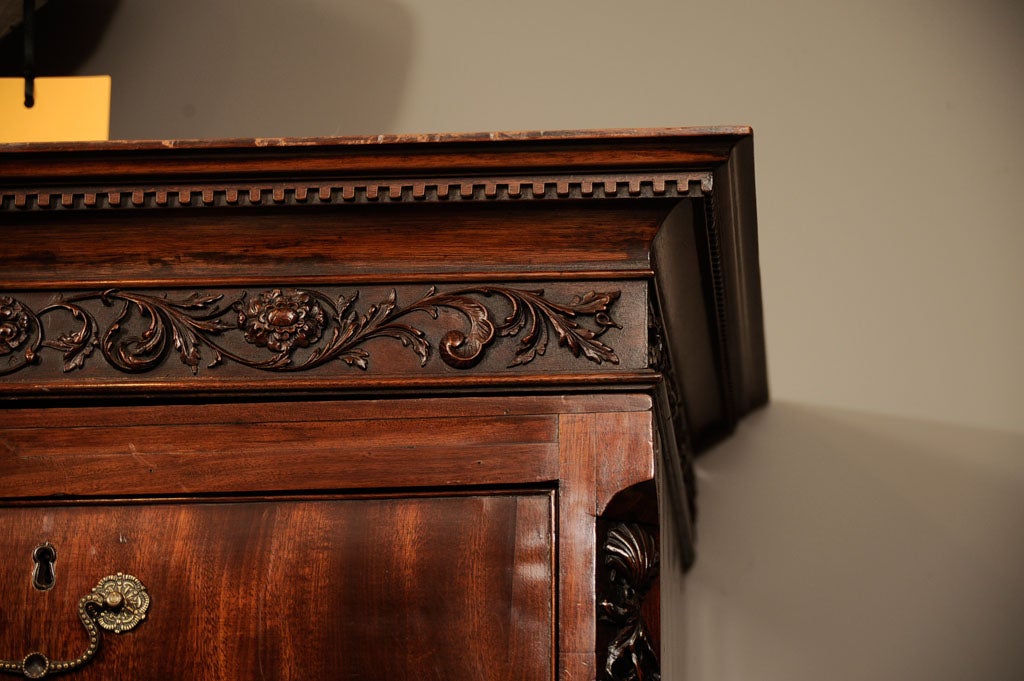 18th Century George III Mahogany Chest on Chest For Sale 1