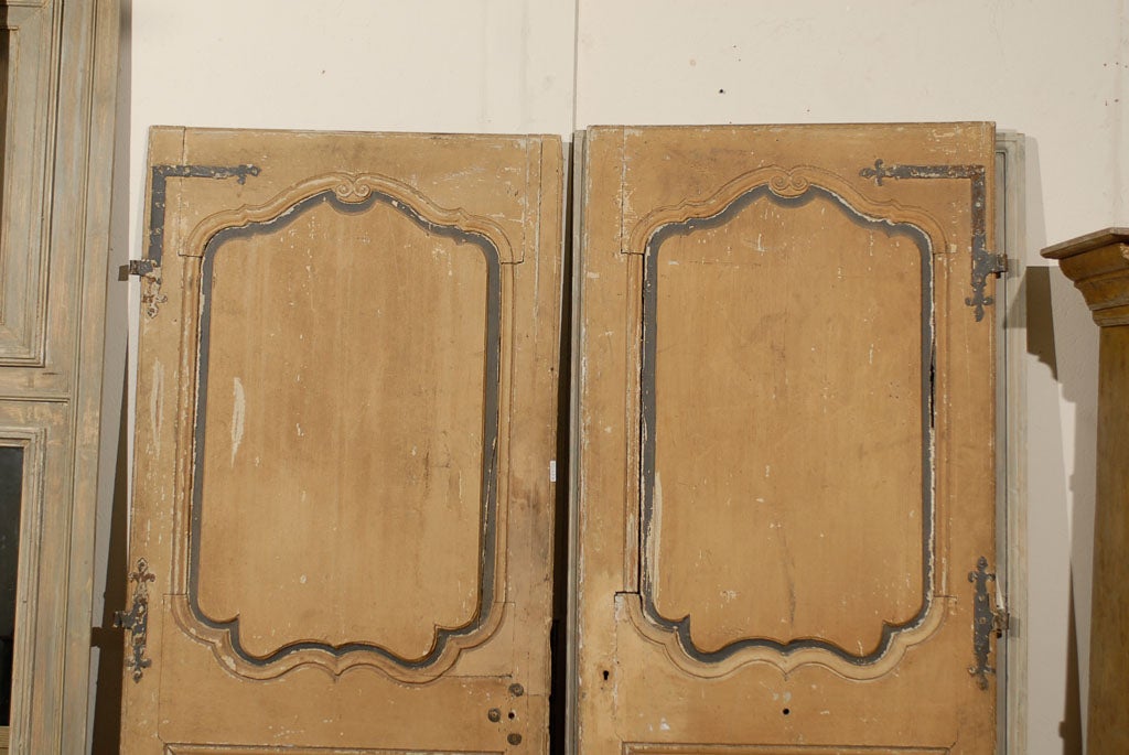 Pair of Late 18th Century French Doors In Fair Condition In Atlanta, GA