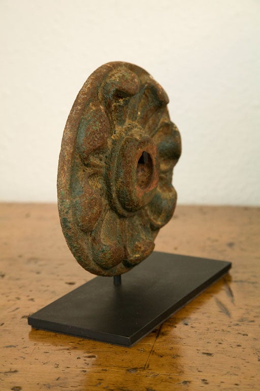 Painted Pair of Late 19th Century Architectural Rosettes For Sale