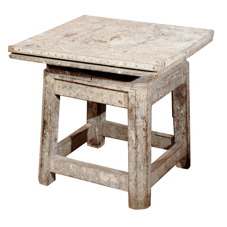 Sculpture Stand Table For Sale at 1stDibs