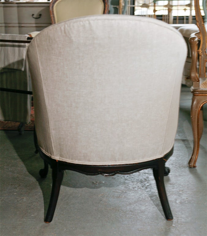 Barrel Back Chair In Excellent Condition In Sheffield, MA
