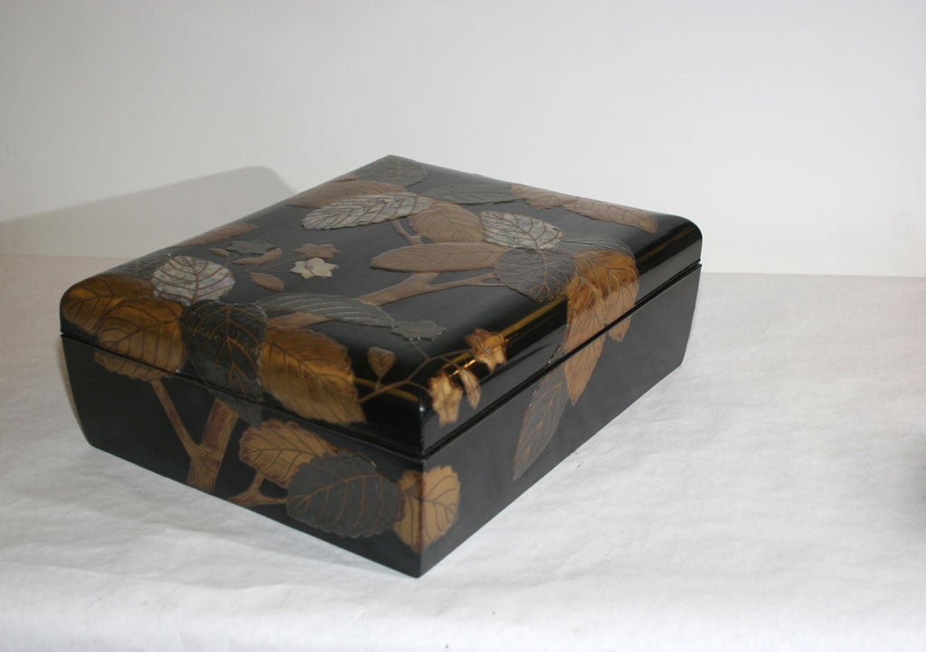 AN EDO MEIJI PERIOD LACQUER DOCUMENT BOX . JAPAN, CIRCA 1880