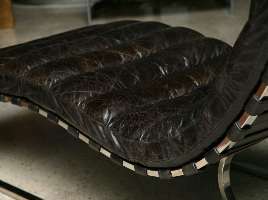 Chrome Chaise en cuir noir et chrome de Michel Boyer
