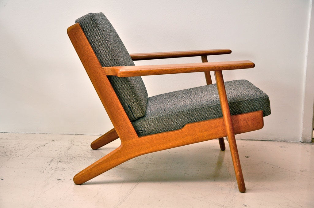 Pair of Hans Wegner for Getama Easy Chairs 3