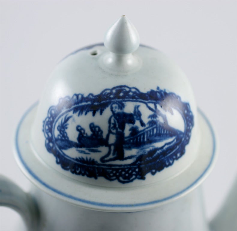 Liverpool Porcelain Teapot In Excellent Condition For Sale In New York, NY