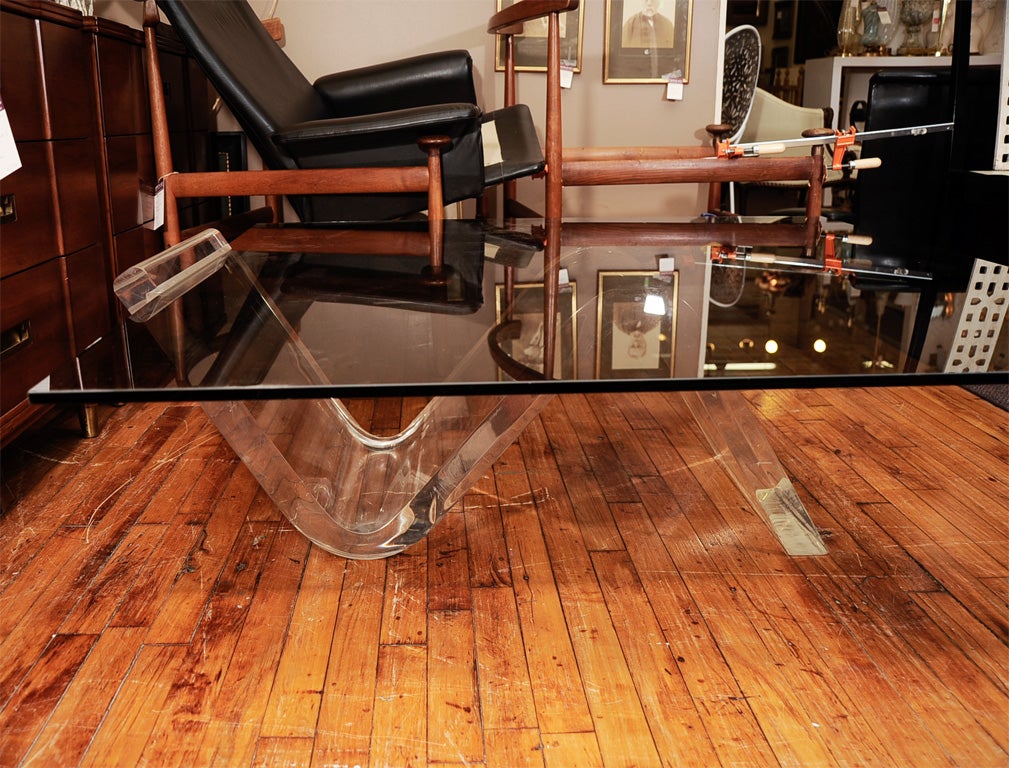 Coffee Table Wave Lucite and Glass 3