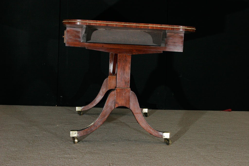 Gillows of Lancaster attributed rosewood sofa table, England circa 1805 For Sale 2