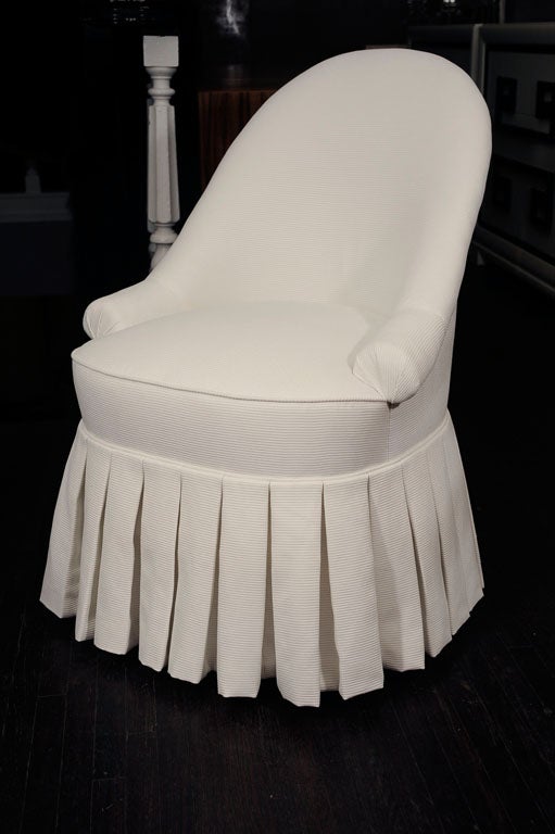 Vintage White Cotton Faille Vanity Seat 3