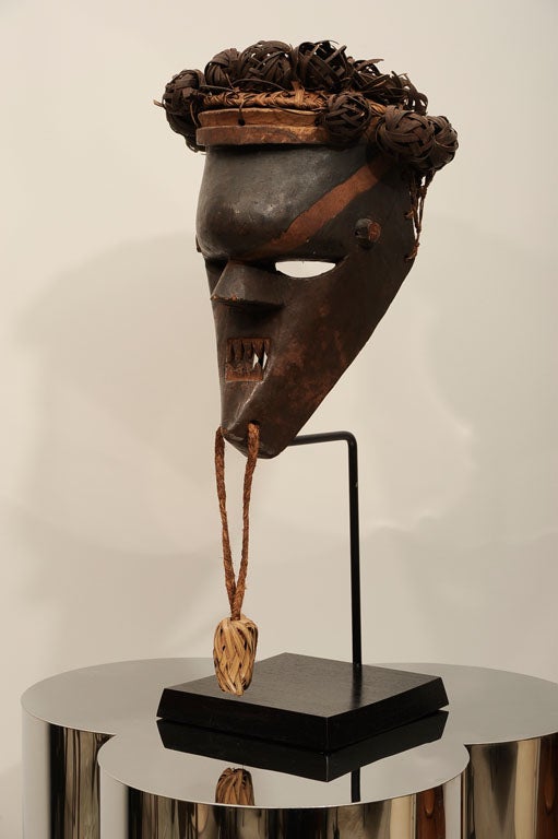 Old and Good Salampasu Mask In Good Condition In New York, NY