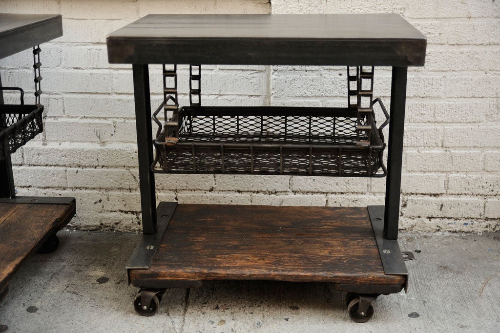 Paire de tables de chariot industrielles américaines