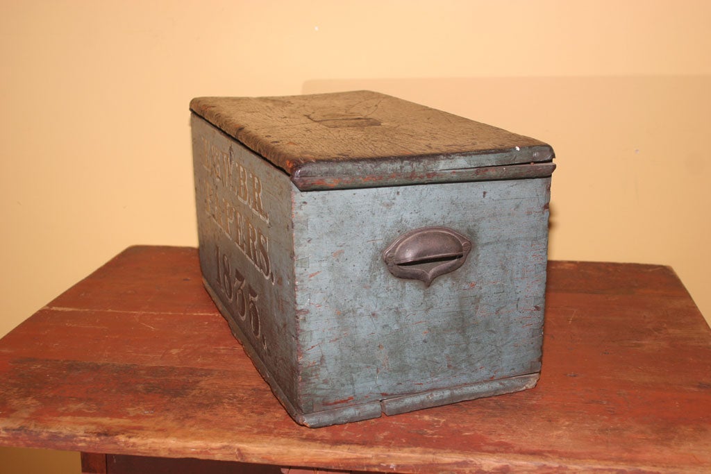 Lidded Wood Box in Original Paint 1