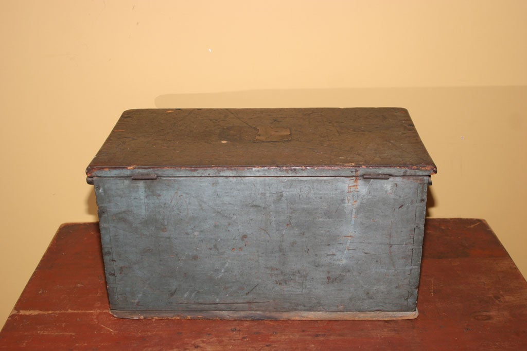 Lidded Wood Box in Original Paint 2