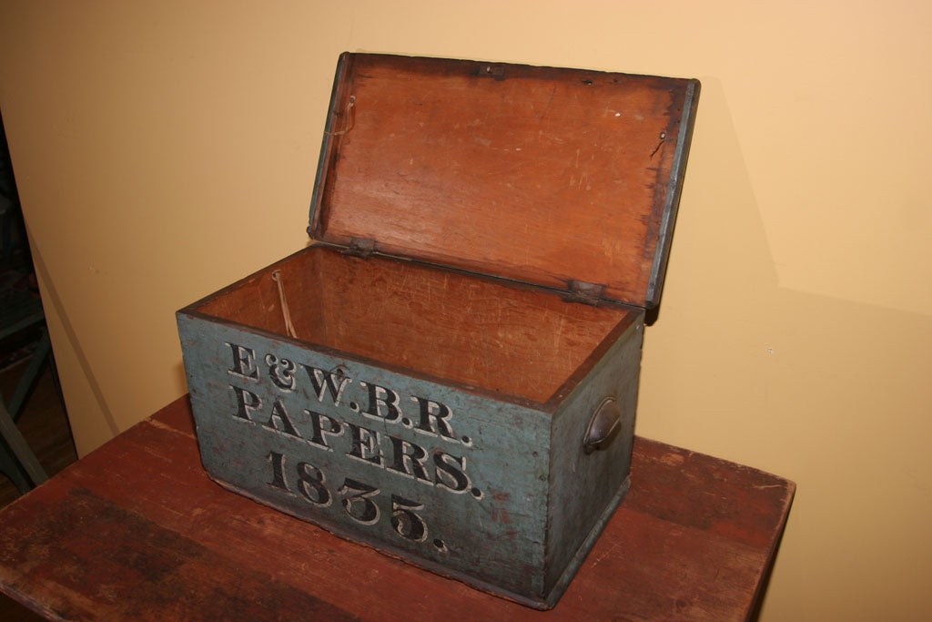 Lidded Wood Box in Original Paint 4
