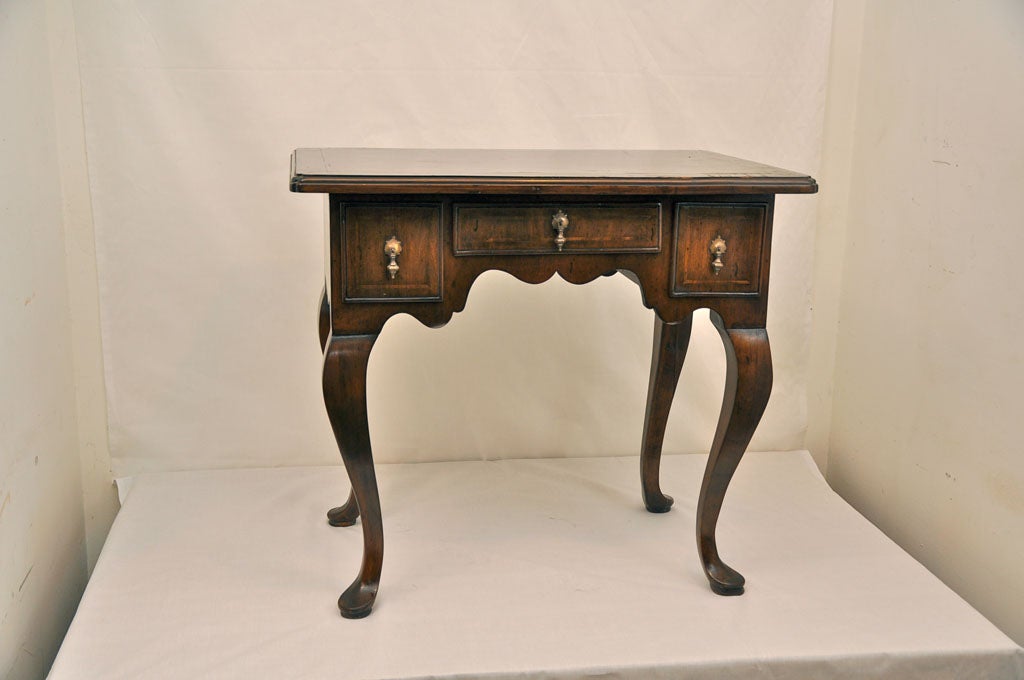 Walnut English c.1900 Lowboy/3 drawers in the Queen Anne style
