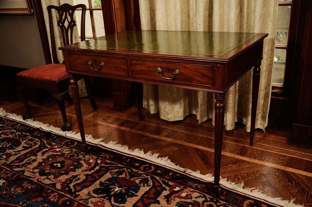A Federal Mahogany Writing Table, Boston, 1805-1815 For Sale 4
