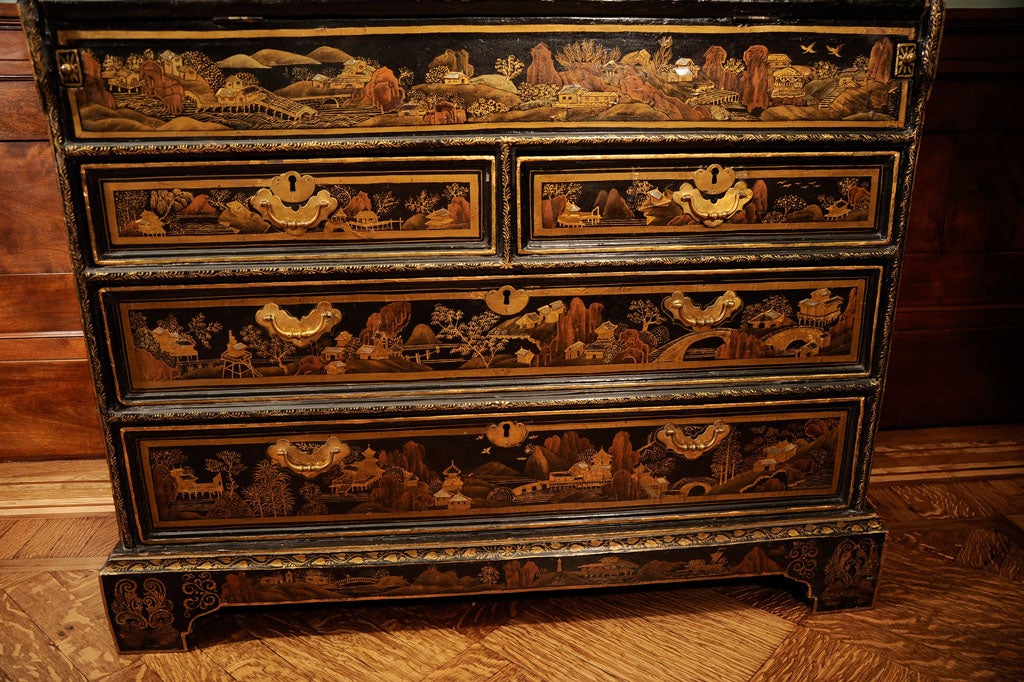 A CHINESE EXPORT BLACK & GILT LACQUER & MOTHER-OF-PEARL BUREAU For Sale 3