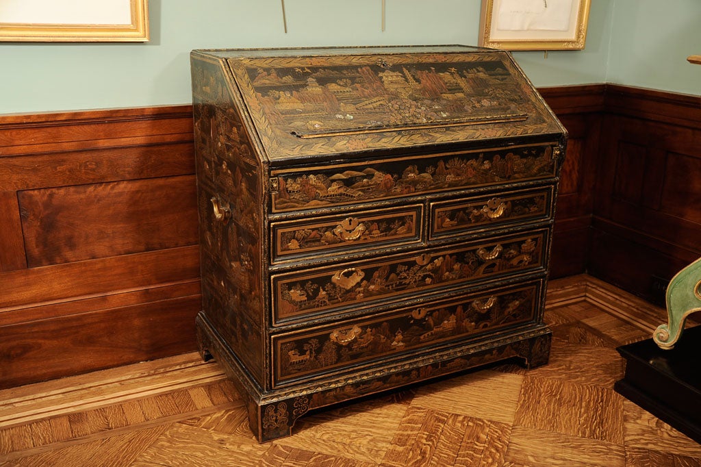 A CHINESE EXPORT BLACK & GILT LACQUER & MOTHER-OF-PEARL BUREAU For Sale 5