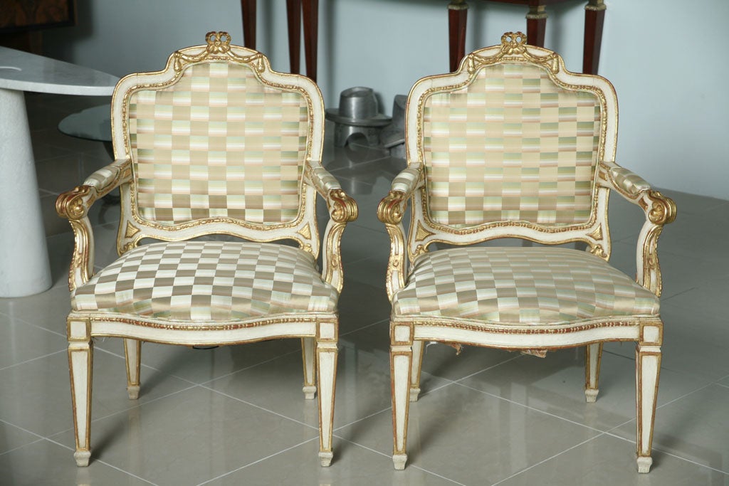 Pair of Swedish Neoclassic Cream Painted, Parcel-Gilt Armchairs In Excellent Condition For Sale In Hollywood, FL